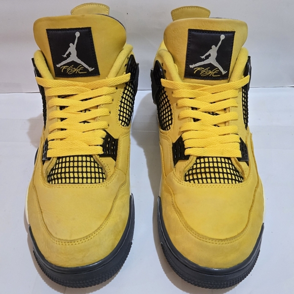 Jordan Air Jordan 4 Retro Lightning 2021 Yellow Sneaker - Picture 3 of 10